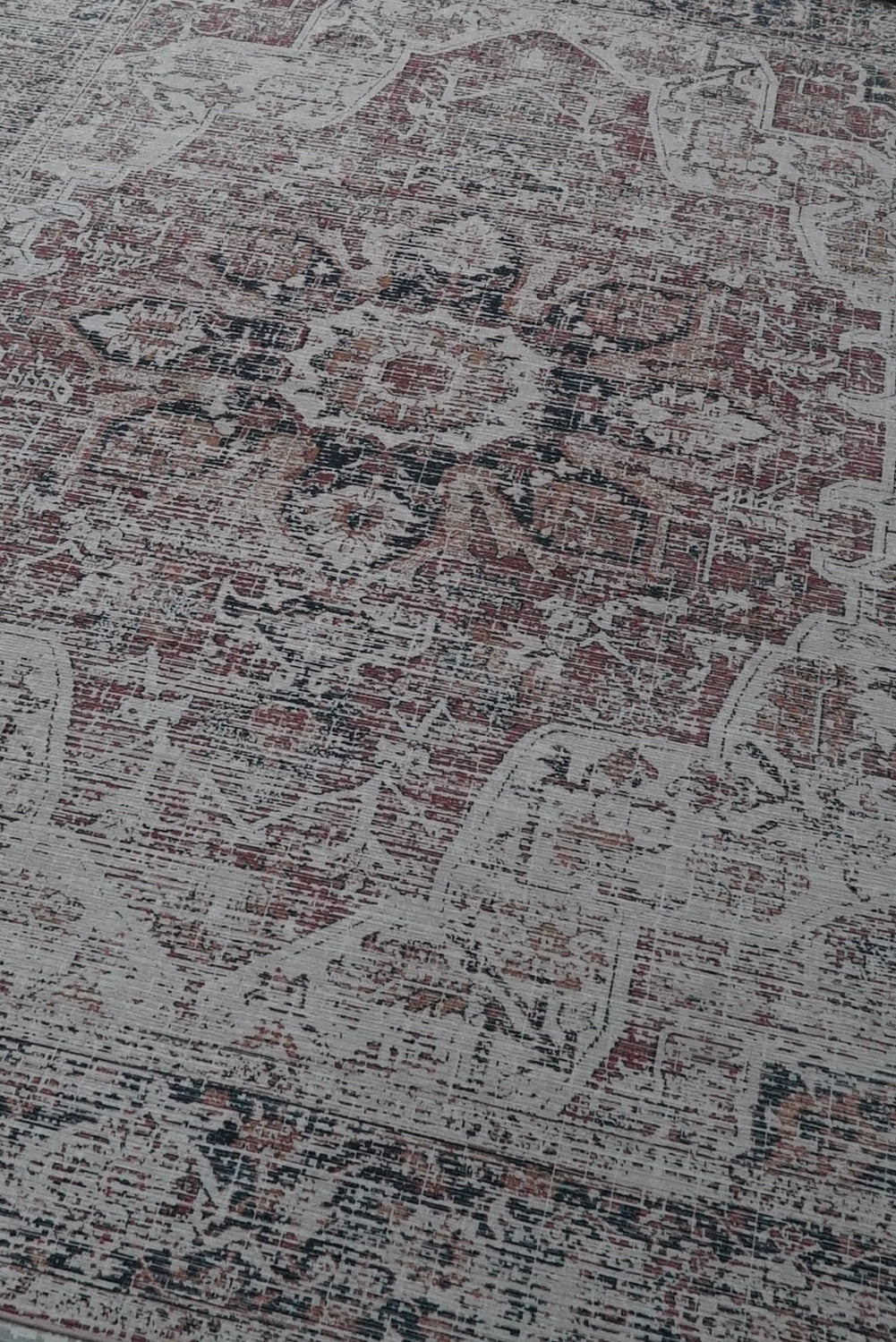 Distressed Area Rug - 300 x 400