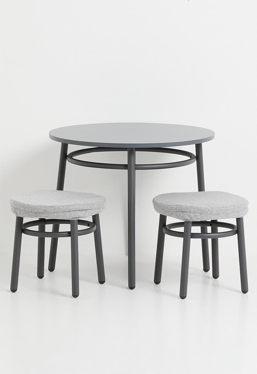 Rapsody Table and Chairs