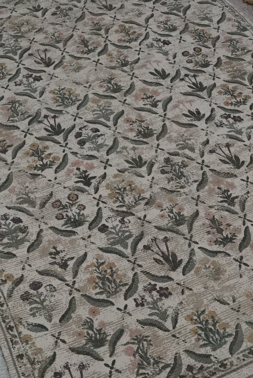 Patterned Area Rug - 200 x 300