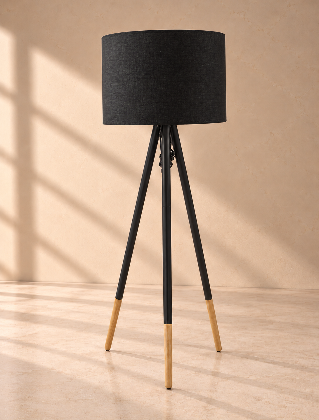 Standing Tripod Lamp - Black