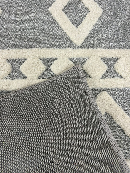 Tufted Geometric Rug Grey & Ivory - 160x230