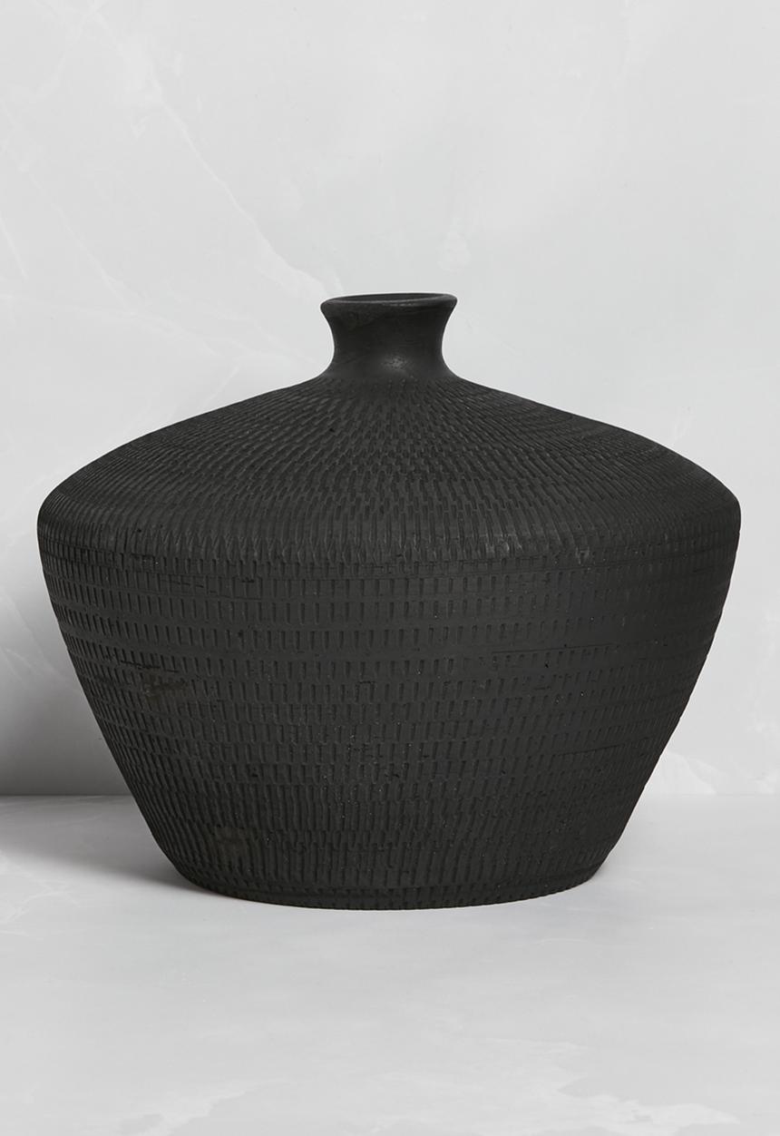 Palma Terracotta Vase – Black