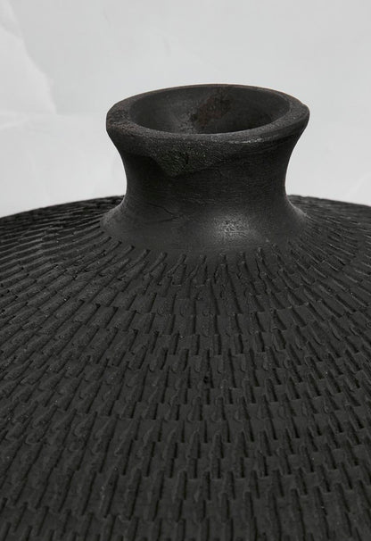 Palma Terracotta Vase – Black