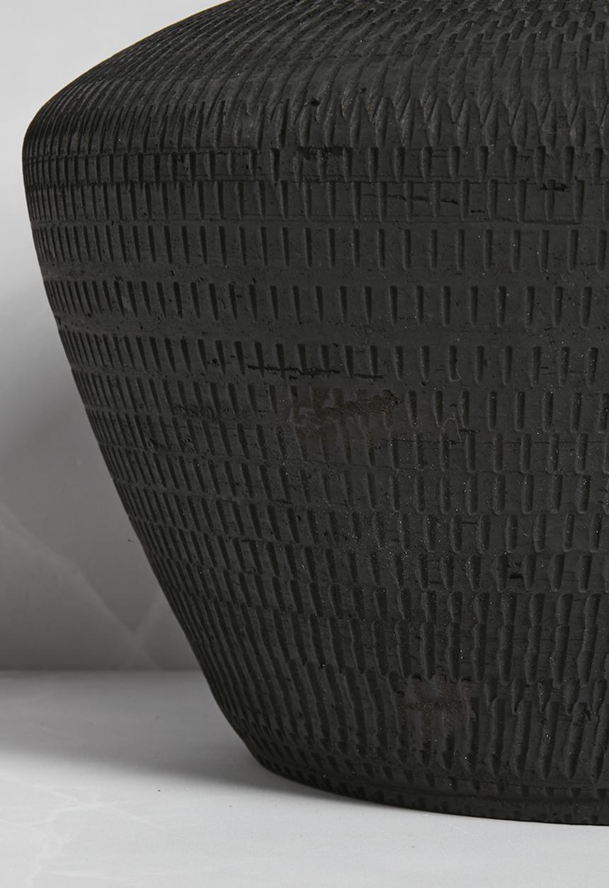 Palma Terracotta Vase – Black