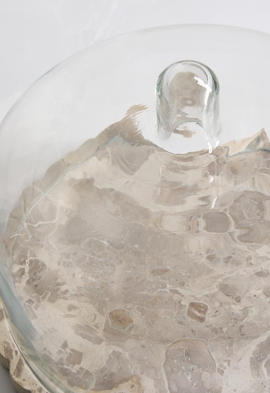 Scalloped Marble Cake Stand with Glass Dome – Natural