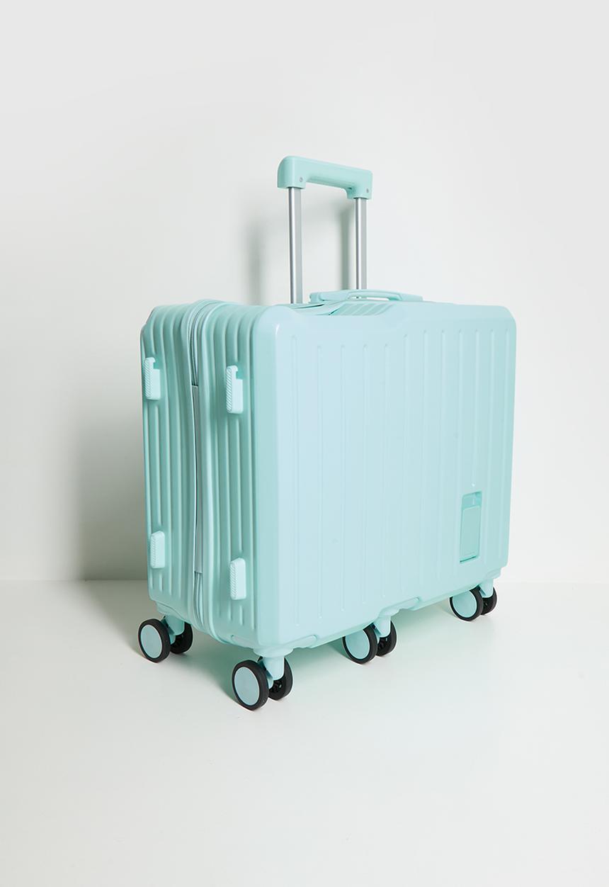 Sit-and-ride trolley bag - pastel blue