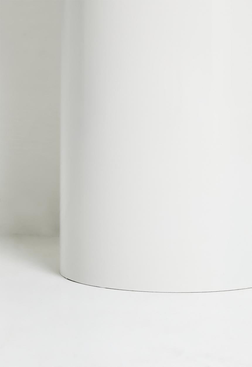 Plush glossy side table - almond