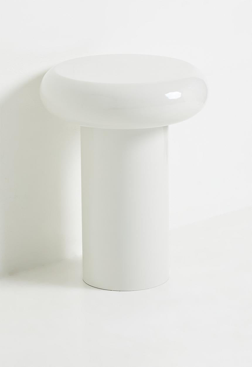 Plush glossy side table - almond